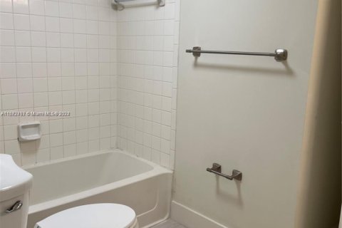Copropriété à vendre à Oakland Park, Floride: 1 chambre, 74.69 m2 № 1868070 - photo 22
