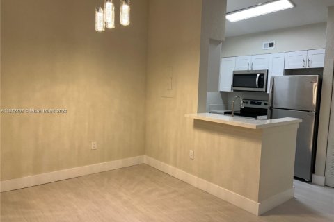 Copropriété à vendre à Oakland Park, Floride: 1 chambre, 74.69 m2 № 1868070 - photo 11