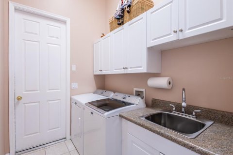 House in Kissimmee, Florida 4 bedrooms, 247.58 sq.m. № 2204219 - photo 30
