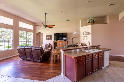 House in Kissimmee, Florida 4 bedrooms, 247.58 sq.m. № 2204219 - photo 11