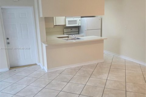 Condominio en alquiler en Hialeah, Florida, 1 dormitorio, 58.71 m2 № 2030628 - foto 10