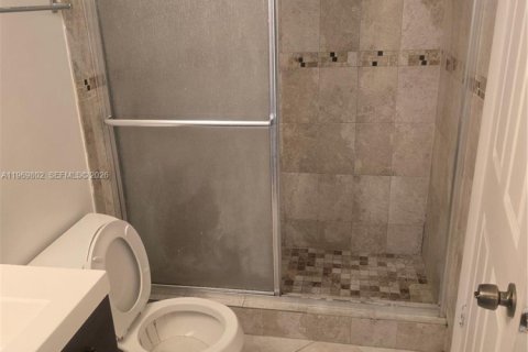 Condominio en alquiler en Hialeah, Florida, 1 dormitorio, 58.71 m2 № 2030628 - foto 6