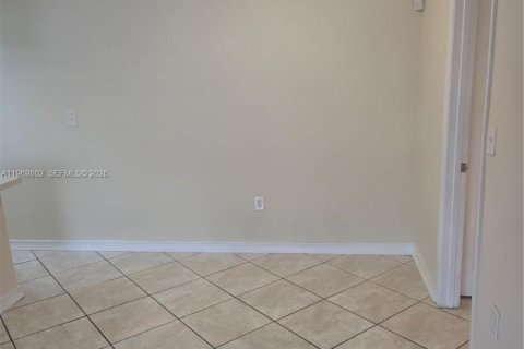 Condominio en alquiler en Hialeah, Florida, 1 dormitorio, 58.71 m2 № 2030628 - foto 13