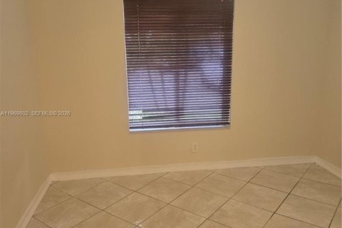 Condominio en alquiler en Hialeah, Florida, 1 dormitorio, 58.71 m2 № 2030628 - foto 8