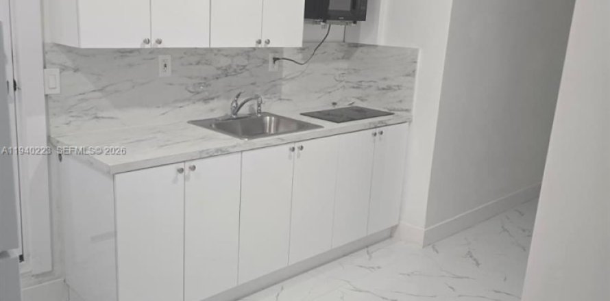 Immobilier commercial à Cutler Bay, Floride 1 chambre, 223.89 m2 № 1997963