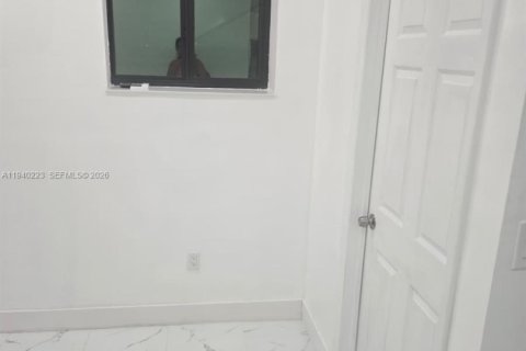 Immobilier commercial à louer à Cutler Bay, Floride: 1 chambre, 223.89 m2 № 1997963 - photo 6