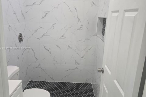 Immobilier commercial à louer à Cutler Bay, Floride: 1 chambre, 223.89 m2 № 1997963 - photo 5