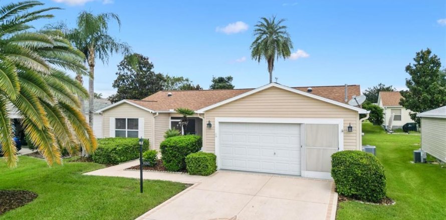 Villa ou maison à The Villages, Floride 3 chambres, 129.32 m2 № 2401037