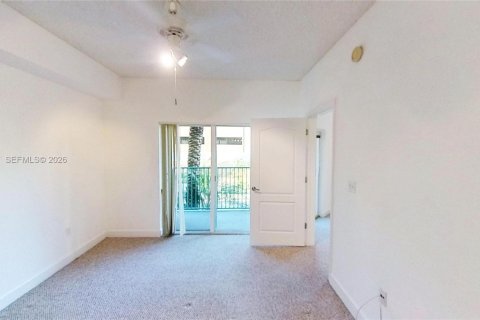 Condominio en alquiler en South Miami, Florida, 2 dormitorios, 93.83 m2 № 2030975 - foto 3