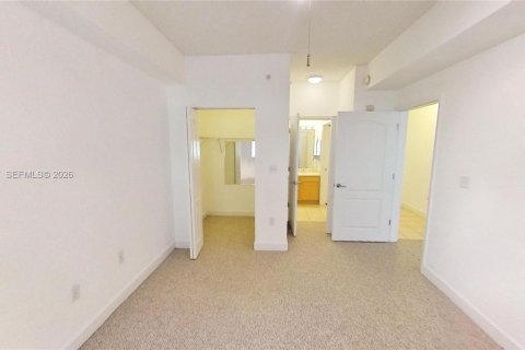 Condominio en alquiler en South Miami, Florida, 2 dormitorios, 93.83 m2 № 2030975 - foto 8