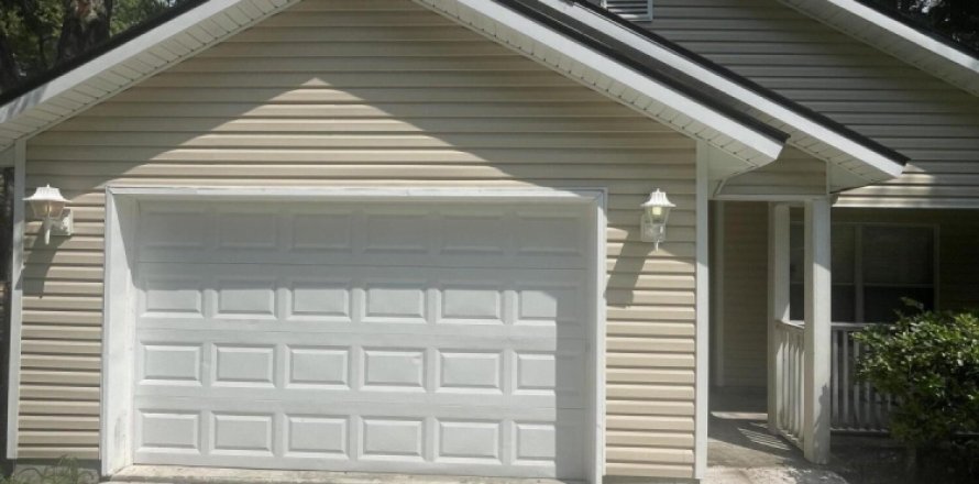 House in Jacksonville, Florida 3 bedrooms, 130.71 sq.m. № 770076