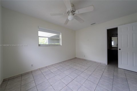 House in Tamarac, Florida 2 bedrooms, 85.28 sq.m. № 1931830 - photo 17