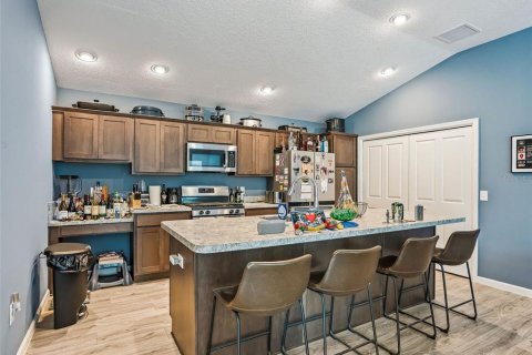 House in The Villages, Florida 2 bedrooms, 117.61 sq.m. № 1919147 - photo 11