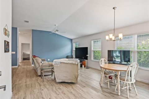 House in The Villages, Florida 2 bedrooms, 117.61 sq.m. № 1919147 - photo 6