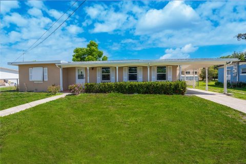 Casa en Port Charlotte, Florida 2 dormitorios, 99.78 m2 № 2112684