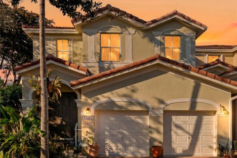 Townhouse in Miami, Florida 4 bedrooms, 186.08 sq.m. № 2024226