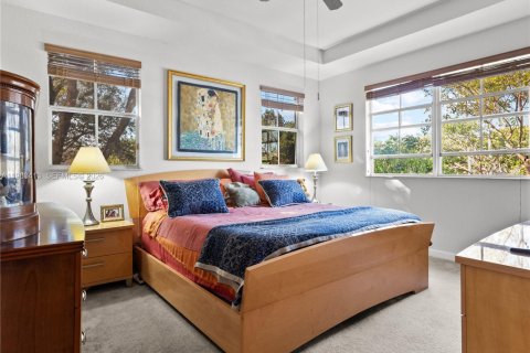 Townhouse in Miami, Florida 4 bedrooms, 186.08 sq.m. № 2024226 - photo 23