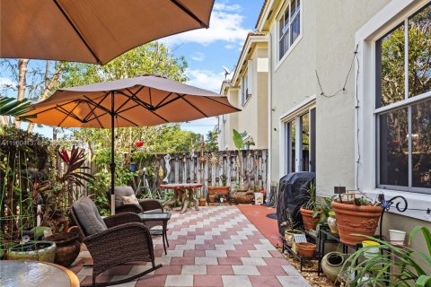 Townhouse in Miami, Florida 4 bedrooms, 186.08 sq.m. № 2024226 - photo 28