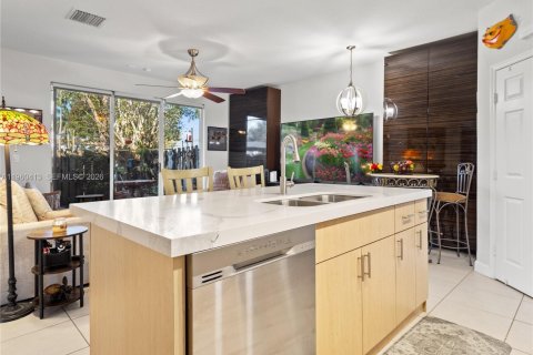 Townhouse in Miami, Florida 4 bedrooms, 186.08 sq.m. № 2024226 - photo 16