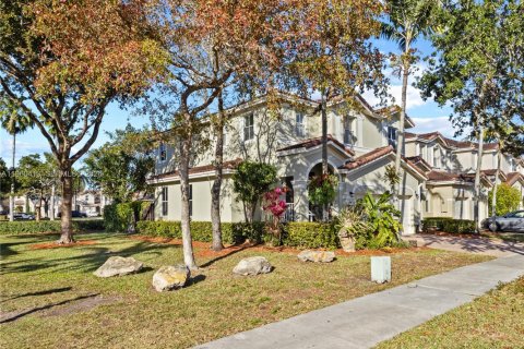 Townhouse in Miami, Florida 4 bedrooms, 186.08 sq.m. № 2024226 - photo 6