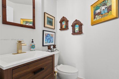 Townhouse in Miami, Florida 4 bedrooms, 186.08 sq.m. № 2024226 - photo 20