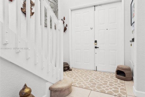 Townhouse in Miami, Florida 4 bedrooms, 186.08 sq.m. № 2024226 - photo 8