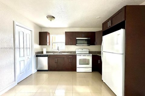 Casa en Fort Lauderdale, Florida 3 dormitorios, 94.2 m2 № 2006410
