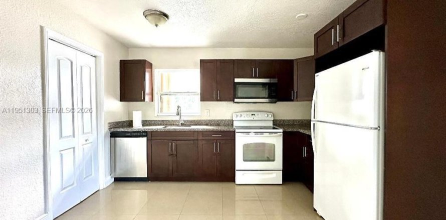 Дом в Форт-Лодердейл, Флорида 3 спальни, 94.2м2 № 2006410