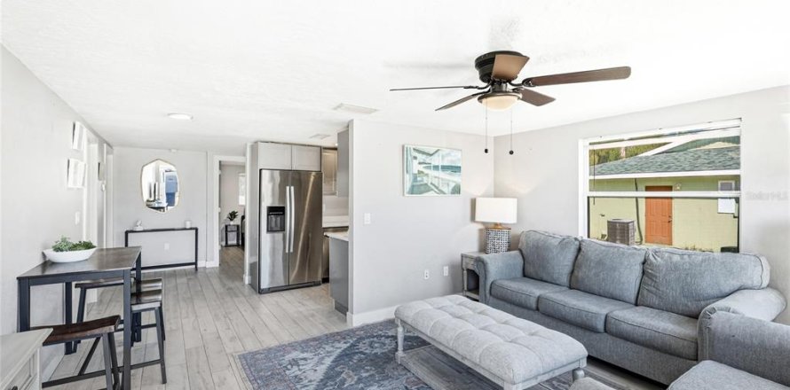 Villa ou maison à Sarasota, Floride 3 chambres, 96.25 m2 № 2114459