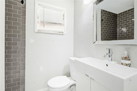 Villa ou maison à louer à Sarasota, Floride: 3 chambres, 96.25 m2 № 2114459 - photo 17