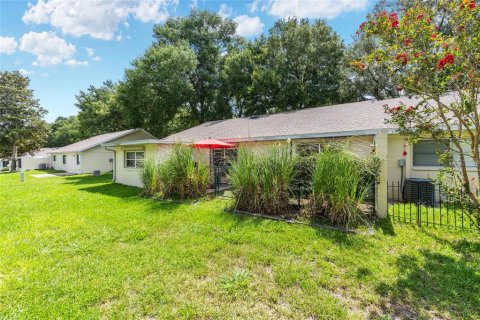 House in Ocala, Florida 2 bedrooms, 146.51 sq.m. № 1873055 - photo 12