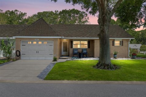 House in Ocala, Florida 2 bedrooms, 146.51 sq.m. № 1873055 - photo 1