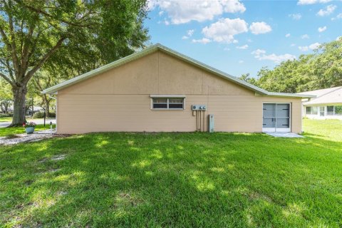 House in Ocala, Florida 2 bedrooms, 146.51 sq.m. № 1873055 - photo 9