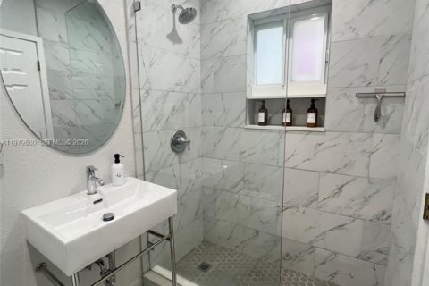 Casa en alquiler en Hollywood, Florida, 1 dormitorio, 437.85 m2 № 2045249 - foto 5