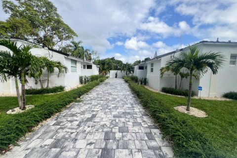 Casa en Hollywood, Florida 1 dormitorio, 437.85 m2 № 2045249