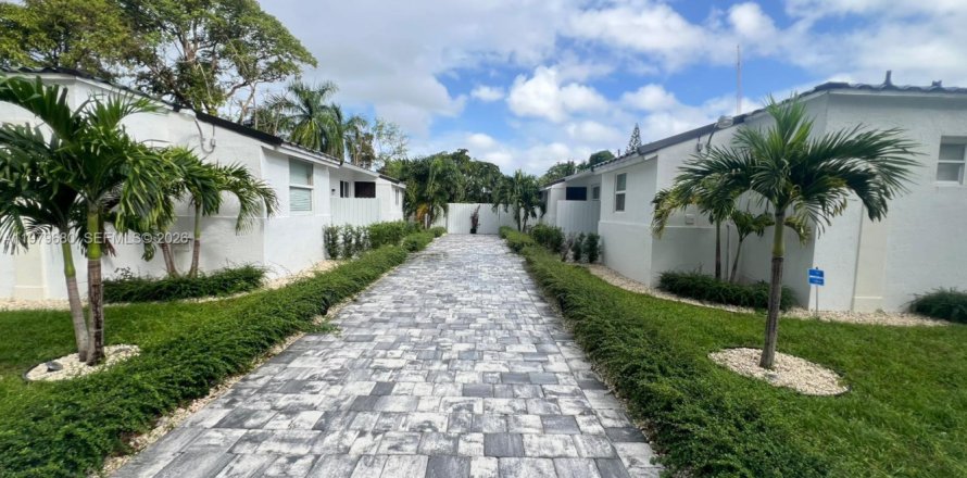 Casa en Hollywood, Florida 1 dormitorio, 437.85 m2 № 2045249