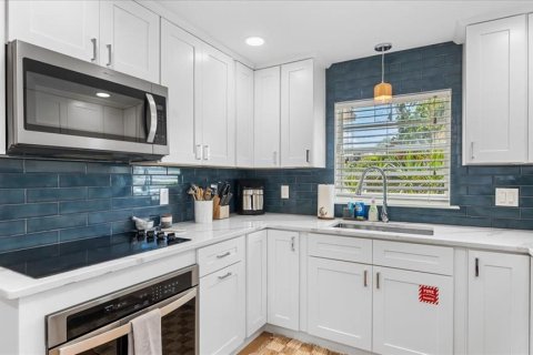 Casa en venta en Cocoa Beach, Florida, 5 dormitorios, 222.97 m2 № 1814963 - foto 20