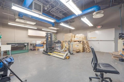 Commercial property in Fort Lauderdale, Florida № 1937832 - photo 18