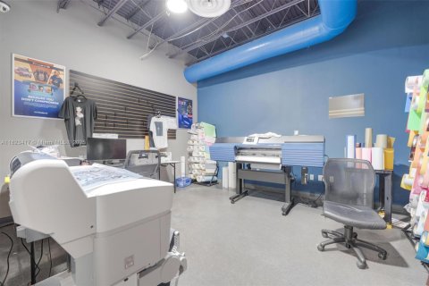 Commercial property in Fort Lauderdale, Florida № 1937832 - photo 10