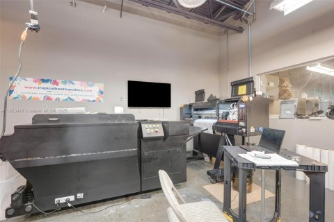 Commercial property in Fort Lauderdale, Florida № 1937832 - photo 16