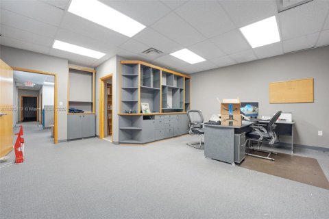 Commercial property in Fort Lauderdale, Florida № 1937832 - photo 25