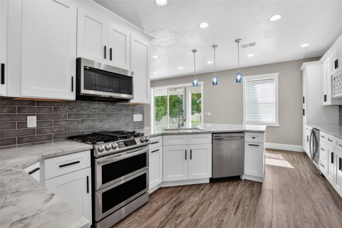 Casa en venta en Trinity, Florida, 4 dormitorios, 232.53 m2 № 1919818 - foto 22