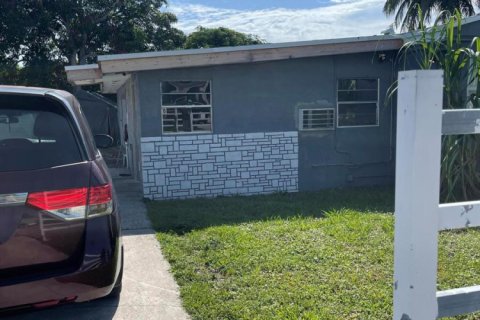 Immobilier commercial à vendre à West Palm Beach, Floride: 143.81 m2 № 2250345 - photo 18