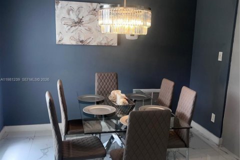 Снять в аренду виллу или дом в Норт-Лодердейл, Флорида 3 спальни, 117.15м2, № 2044356 - фото 7