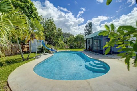 Снять в аренду виллу или дом в Норт-Лодердейл, Флорида 3 спальни, 117.15м2, № 2044356 - фото 14