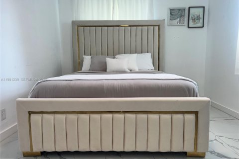 Снять в аренду виллу или дом в Норт-Лодердейл, Флорида 3 спальни, 117.15м2, № 2044356 - фото 10