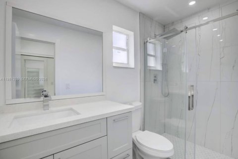 Снять в аренду виллу или дом в Норт-Лодердейл, Флорида 3 спальни, 117.15м2, № 2044356 - фото 12