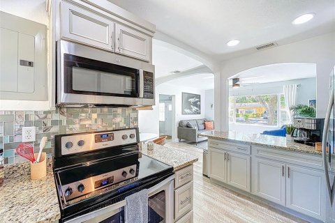 Propiedad comercial en venta en Dunedin, Florida, 5 dormitorios, 165.83 m2 № 1640499 - foto 4