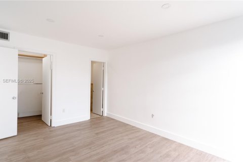 Copropriété à louer à North Miami Beach, Floride: 2 chambres, 74.97 m2 № 1990654 - photo 13