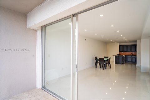 Copropriété à louer à North Miami Beach, Floride: 2 chambres, 74.97 m2 № 1990654 - photo 19